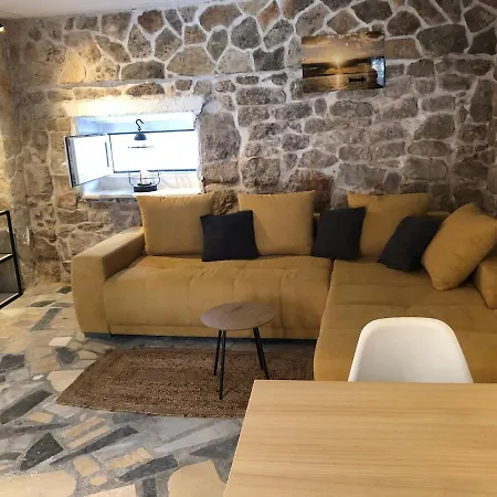 Holiday home Zentrum, Ganzes Haus Fuer Traumhaften Urlaub Jezera